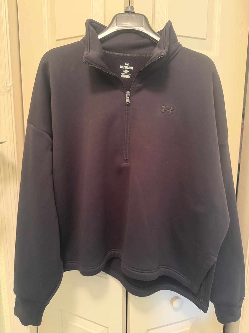 Under Armour Cropped Black Quarter-Zip Drop Sleeve Pullover Sweatshirt